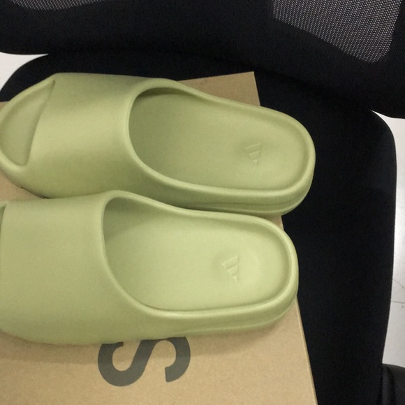 Yeezy slide Resin size 4 main image 7